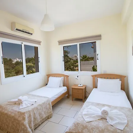 Nadelle 5 Villa *