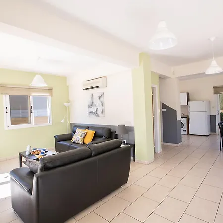 Nadelle 5 Villa *